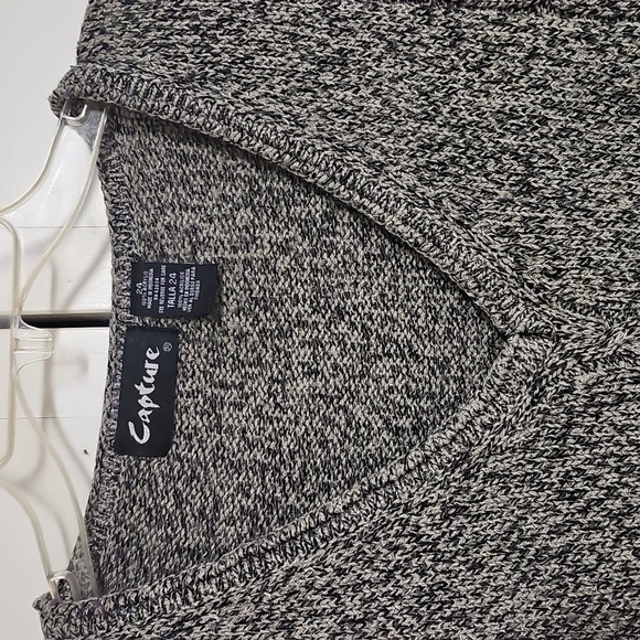 Capture Black and Gray Knit Pullover - Picture 3 of 3